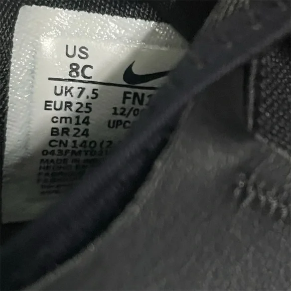 Nike Black Slip-On Sneakers with Sock-Like Upper - Picture 10 of 10